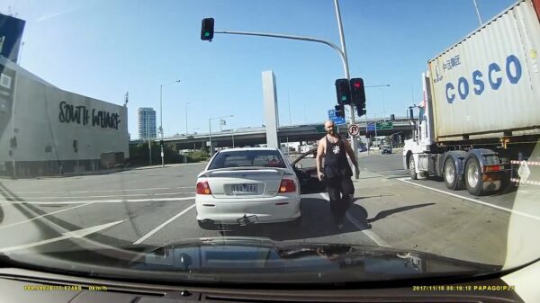 Zorg dat je achterligger geen dashcam heeft als je hem een remtest geeft