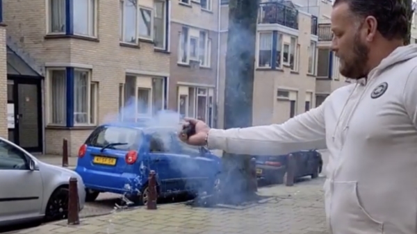 Ken je dat verhaal van Michael van der Plas die een rookbom aansteekt?