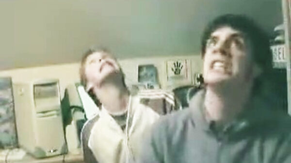 Web classic: gewoon even keihard los op System of a Down