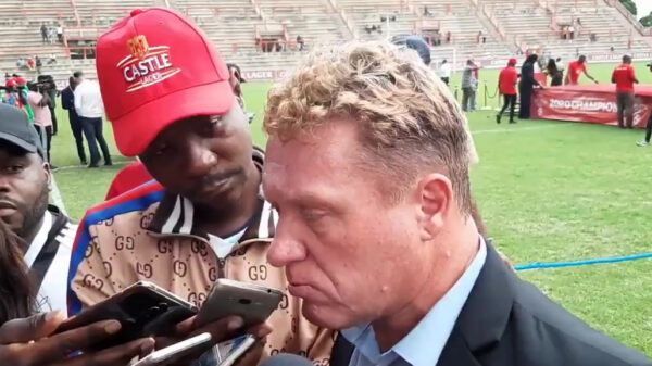 Aan het Engels van coach Hendrik de Jongh kan Louis van Gaal nog een puntje zuigen