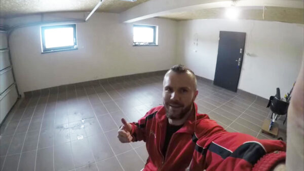 Tegels leggen als je in een rolstoel zit? Geen probleem!