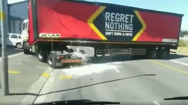 Drankmisbruik: vrachtwagenchauffeur heeft een behoorlijke offday bij het keren