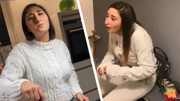 Als je schattige zusje niet tegen het geluid van braken kan