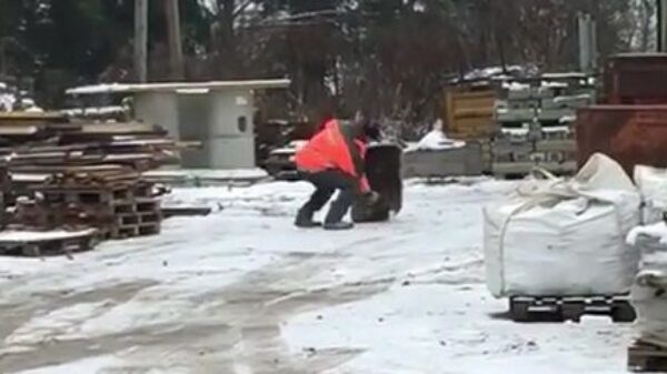 Kruiwagen opblazen met illegaal vuurwerk blijkt uitermate effectief