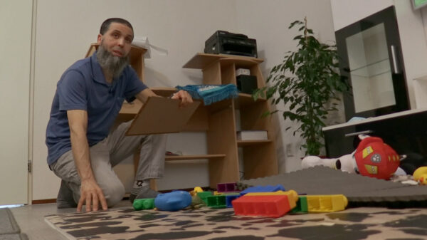 Crowdfunding moet de vriendelijke Hamid aan nieuwe vloer helpen na uitspraak Frank Visser