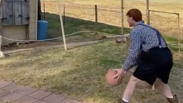 Knaap bouwt een semi-automatisch basketbalsysteem in z'n achtertuin