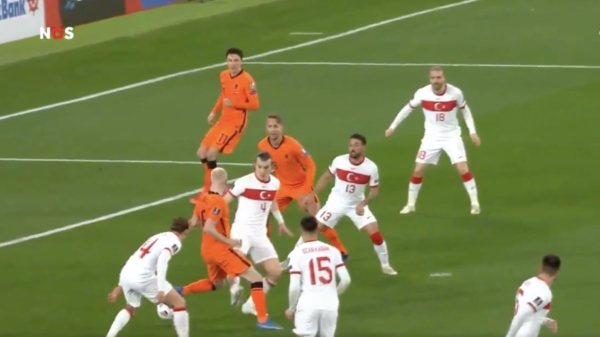 Ongelooflijk: Oranje flink onderuit tegen Turkije tijdens eerste WK-kwalificatie