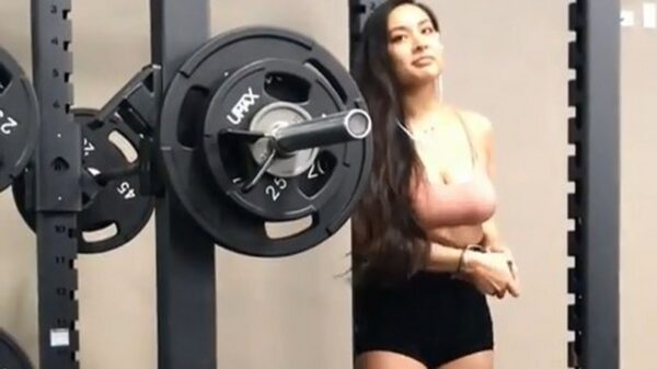 Gewichthefster weet te imponeren met haar krachten