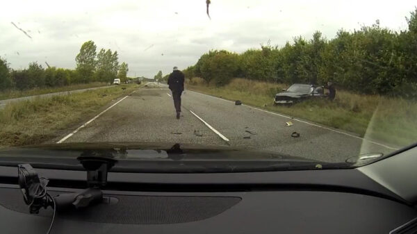 Politieachtervolging in Denemarken eindigt met knetterharde crash