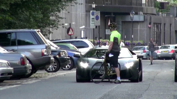 Oude doos: zo ziet intense jaloezie van een wielrenner eruit