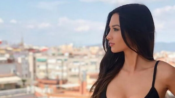 Chicks in strakke jurkjes (59)