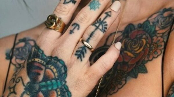 Liefhebbers van tatoeages komen weer volledig aan hun trekken (93)