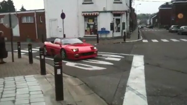 Stoertje heeft zijn Ferrari nog niet echt lekker onder controle