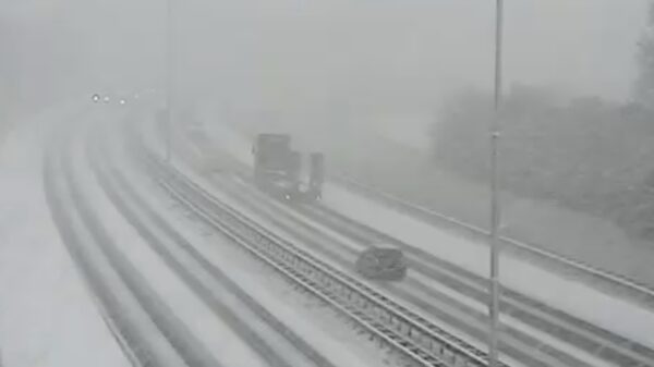 Gossie, het sneeuwt en hagelt een beetje in april dus dat betekent CODE GEEL!