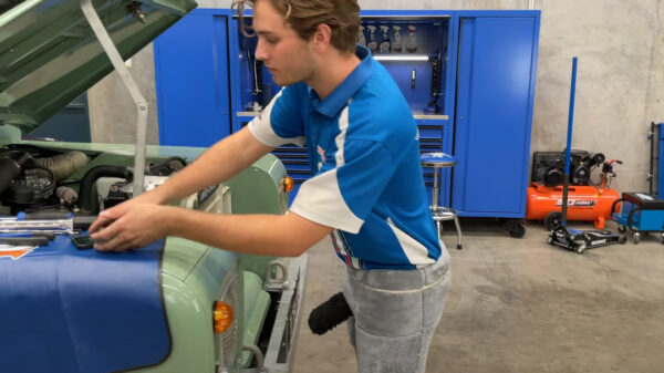 De perfecte broek voor elke automonteur is EINDELIJK uitgevonden