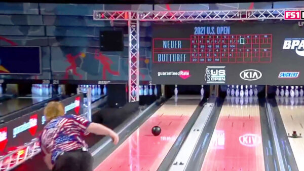Anthony Neuer heeft keiharde bowlingskills en gooit 7-10 split om