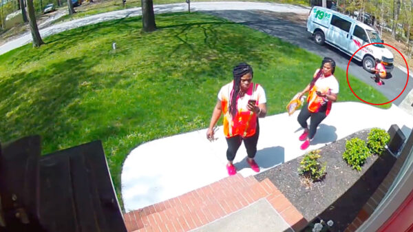 Bezorgster Amazon brengt je pakketje én claimt meteen je voortuin