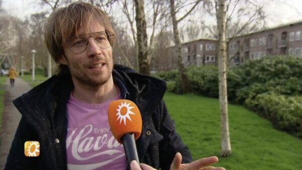 Giel Beelen en Rick Romijn hebben een lekkere fittie live op de radio