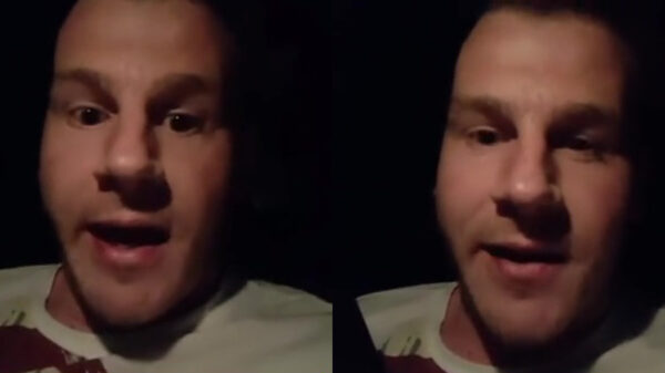 Rappers Sjors wederom bekogeld met bier en wenst zijn publiek in Hoogeveen een pijnlijke dood