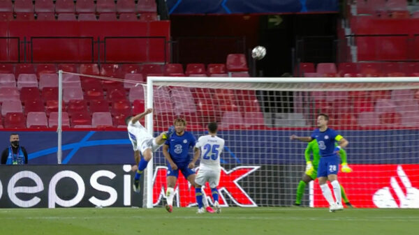 Invaller Mehdi Taremi van FC Porto maakt het CL-doelpunt van het jaar!