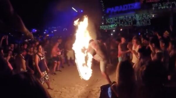 Oude doos: door een 'ring of fire' springen