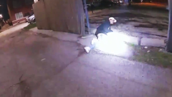 Poltitie Chicago geeft bodycambeelden vrij van agent die 13-jarige Adam Toledo doodschiet