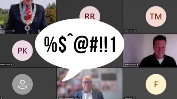 Raadslid uit Hulst scheldt God helemaal de moeder tijdens online ambtsgebed