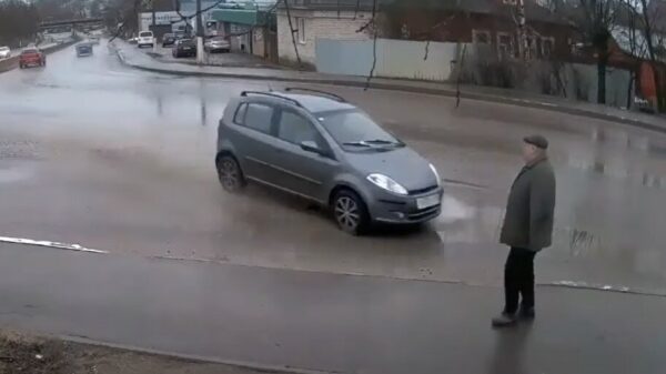 Russische geluksvogel ontsnapt aan de dood tijdens de close call du jour