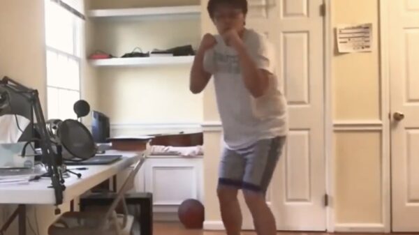 Krijg geen ruzie met deze lijpe vechtmachine!