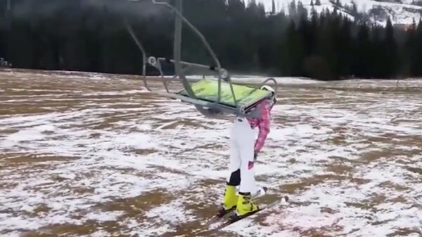 Zeg skilift, waar ga jij heen met dat arme meisje?