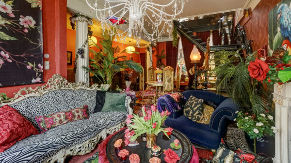 Is het een woning in Schiedam? Is het een LSD-trip? Geen idee, maar voor 6 ton is het van jou