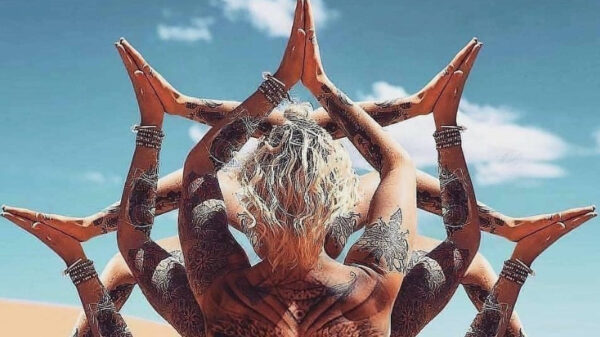 Liefhebbers van tatoeages komen weer volledig aan hun trekken (210)