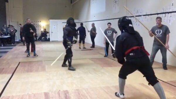 Als je na het zwaardvechttoernooi ook nog een worstelwedstrijd hebt