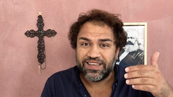 Zihni Ozdil waarschuwt allochtonen voor het witte linkse Nederland