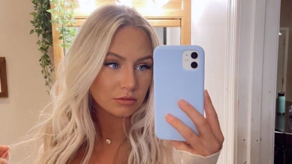 Spiegeltje spiegeltje aan de wand deze vrouwen zijn behoorlijk amusant (52)