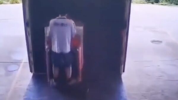 Eerste hulp bij inladen: vergeet NOOIT je handrem