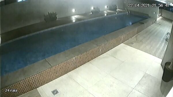 Zwembad heeft een praktische leegloopfunctie