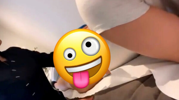 Famke Louise laat in een kliniek allemaal dingen met haar bil doen