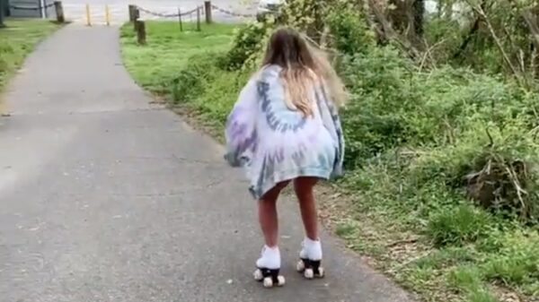 Van een heuvel rolschaatsen ging prima, het remmen daarentegen...