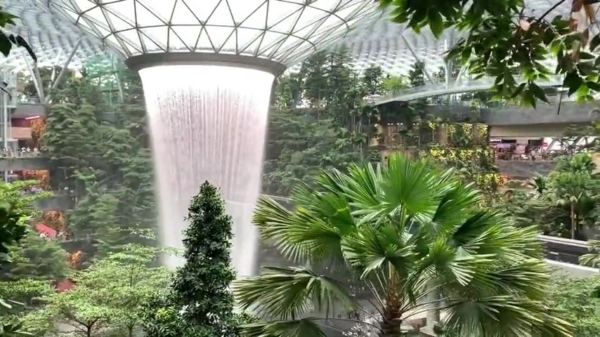 Het Changi-vliegveld in Singapore is op zijn zachtst gezegd indrukwekkend
