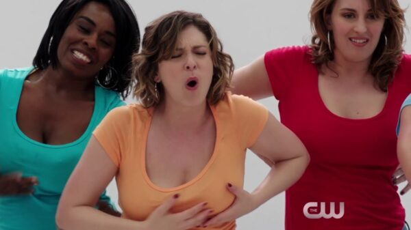 De muzikale monsterhit van de week: Rachel Bloom – Heavy Boobs