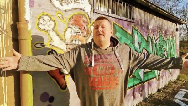 De muzikale monsterhit van de week: Tukkertje Lorenzo - Paar boetes op een dag