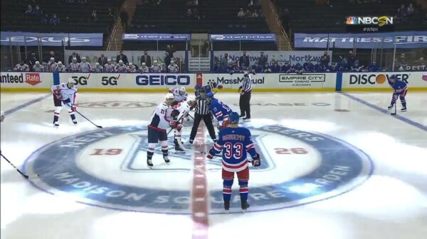 Zitten we hier naar een ijshockey- of een bokswedstrijd te kijken?