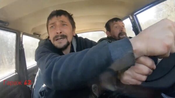 Deze Russische rij-instructeur wil héél graag blijven leven