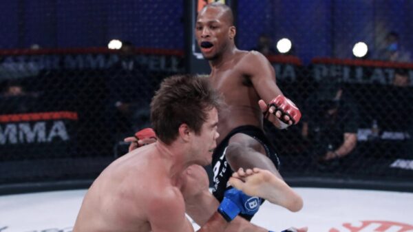 Michael 'Venom' Page breekt neus van Derek Anderson en wint met TKO