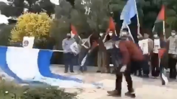 Op 'International Quds Day' even de vlag van Israel in de fik zetten