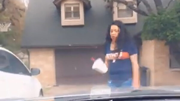 Vriendin een hartverzakking bezorgen is een ritje door de wasstraat wel waard