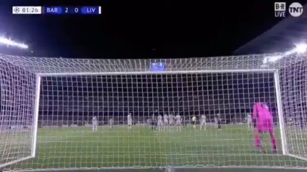 De vrije trap van Messi tegen Liverpool