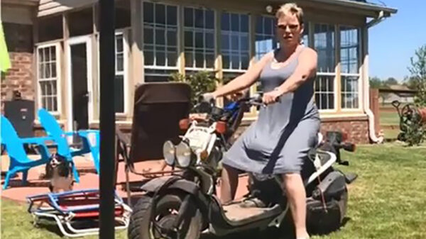 Ans mag eindelijk ook eens een stukje rijden