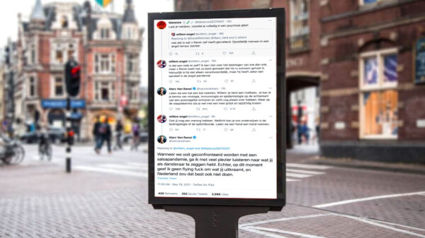 Bazenactie: Alexander Klöpping hangt twitterruzie Willem Engel in 2000 Nederlandse abri's